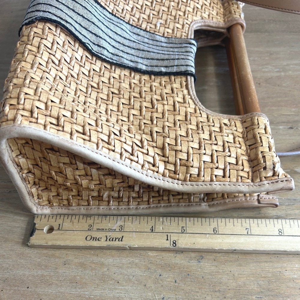 Vintage Fossil Woven Straw Handbag Tan Wood Handle Crossbody Striped Boho 75082 - Picture 5 of 7